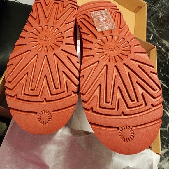 Ugg Classic Clear Mini Boot - Picture 4 of 4